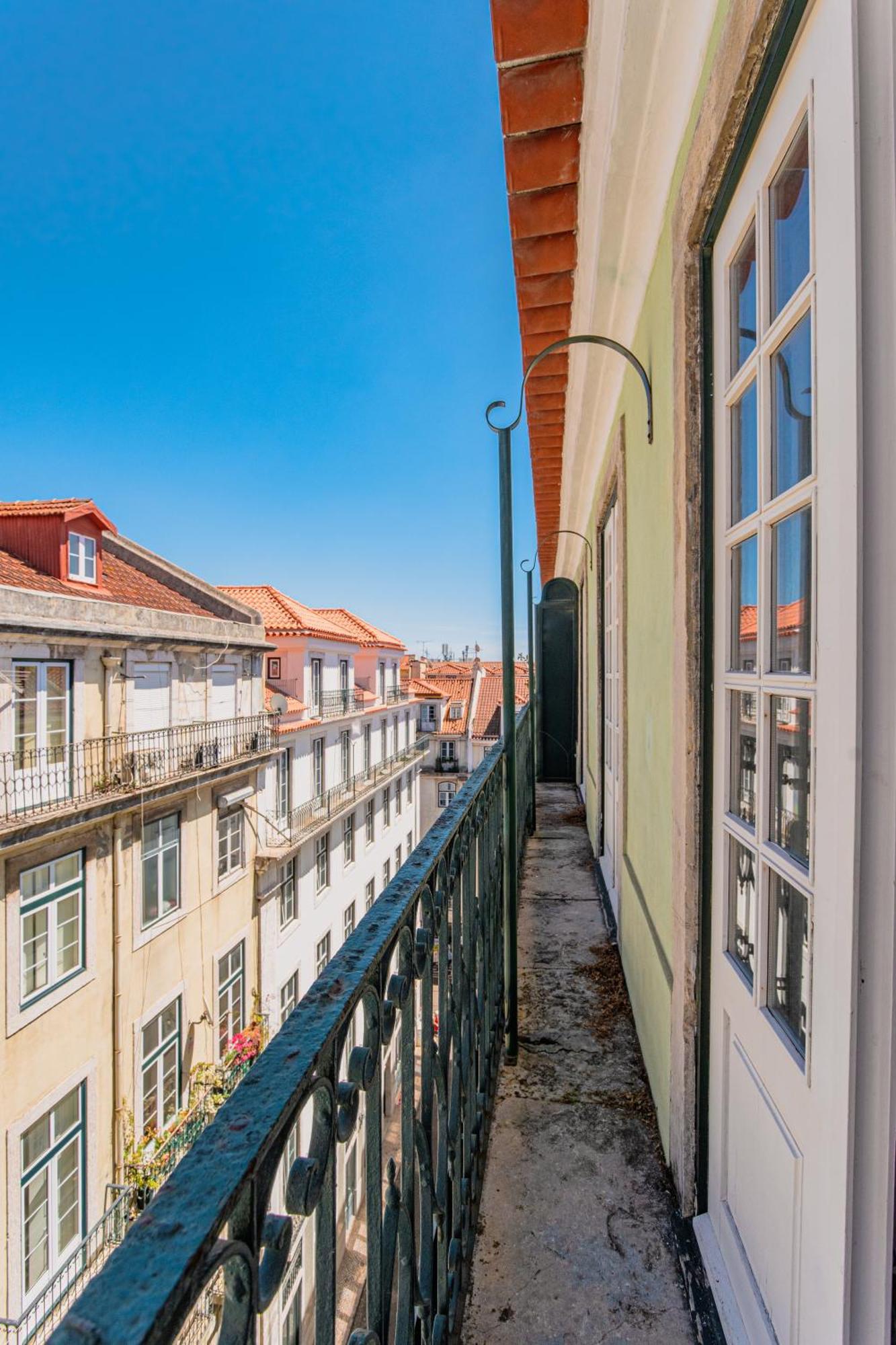 Spacious & Luxurious Penthouse In The Heart Of Lisboa